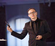 The Medical Futurist Dr. Bertalan Mesko im Interview | „Wofür R&D Jahre benötigt, braucht künstliche Intelligenz wenige Minuten“