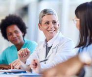 Die übersehene Hälfte: Ärztinnen als aufstrebende Zielgruppe