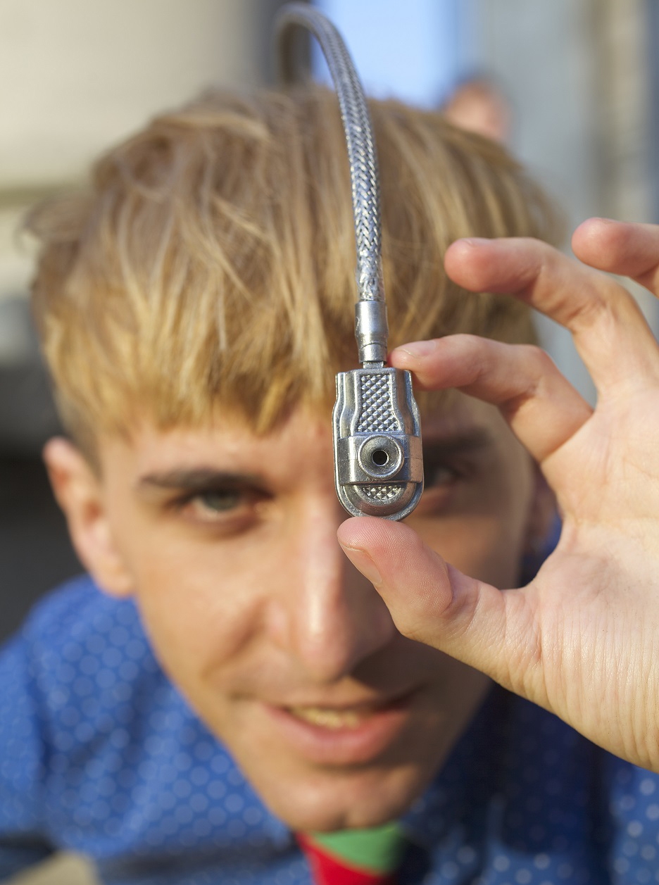 Neil Harbisson – Photo von Lars Norgaard Cyborg Neil Harbisson mit Antenne